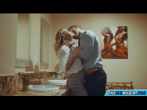 ❤️ 公衆トイレで巨乳金髪美女に誘惑されたら ️ at us ja.tvmarket.top ❌️❤